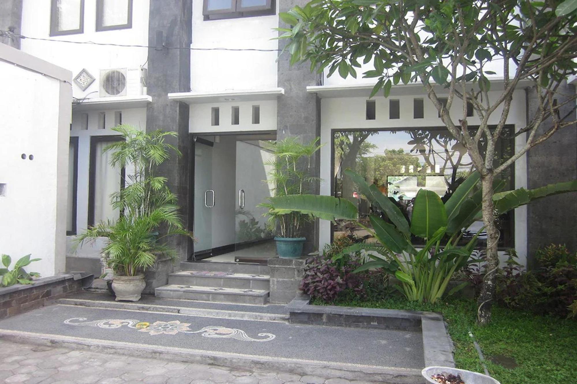 Hotel Warta Dua Denpasar  Exterior photo